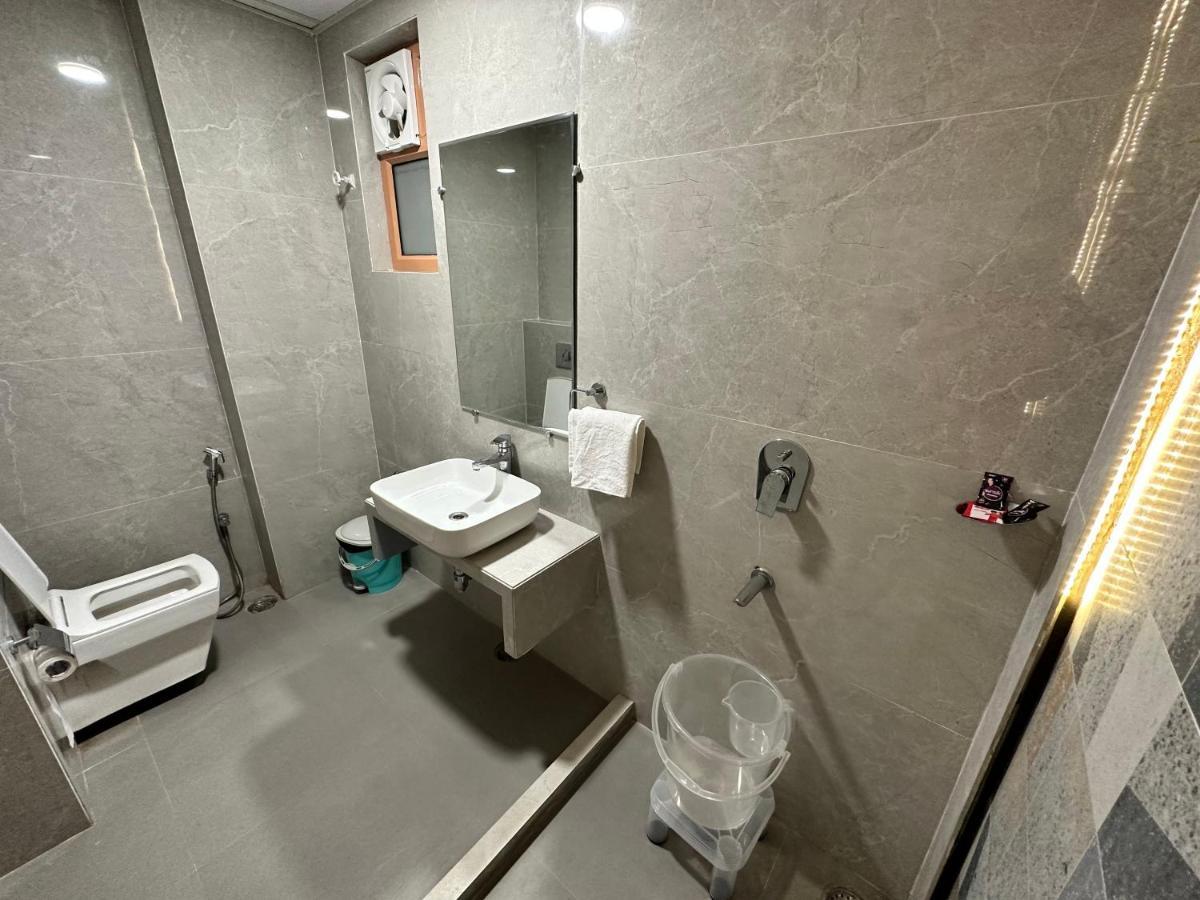 Hotel Pinaka Inn Lucknow Ngoại thất bức ảnh