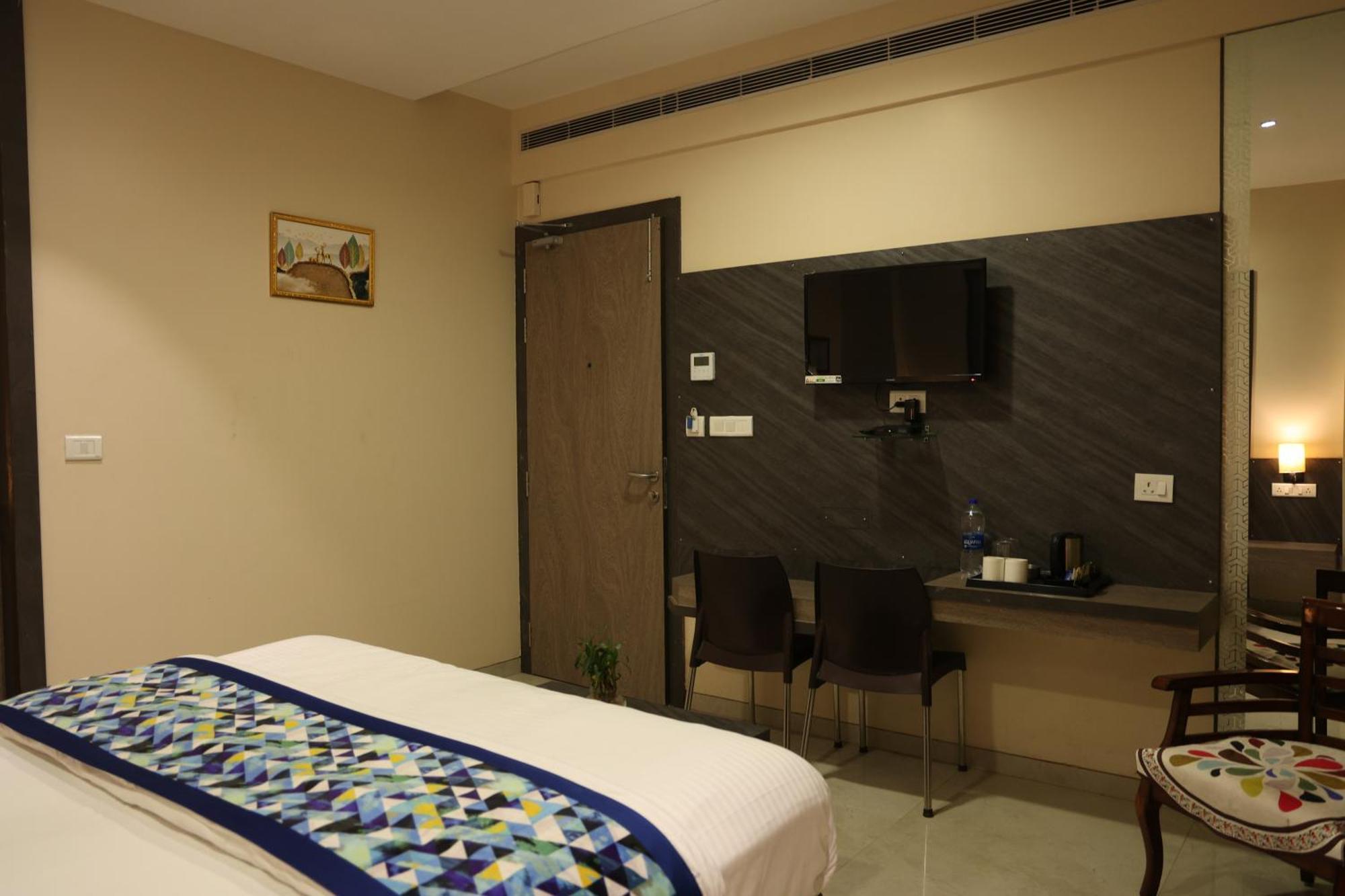 Hotel Pinaka Inn Lucknow Ngoại thất bức ảnh