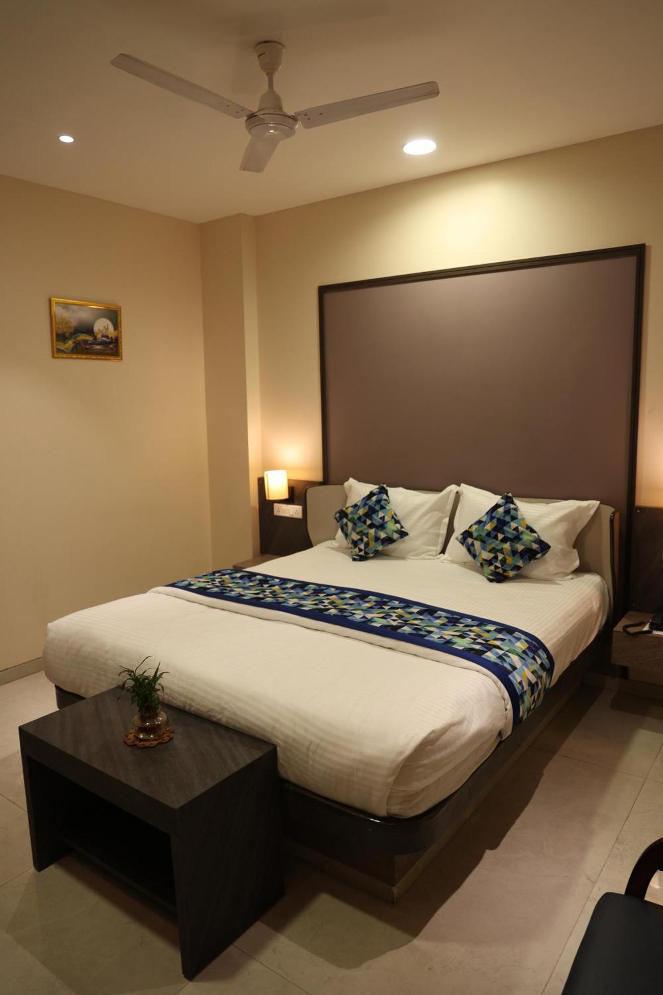 Hotel Pinaka Inn Lucknow Ngoại thất bức ảnh