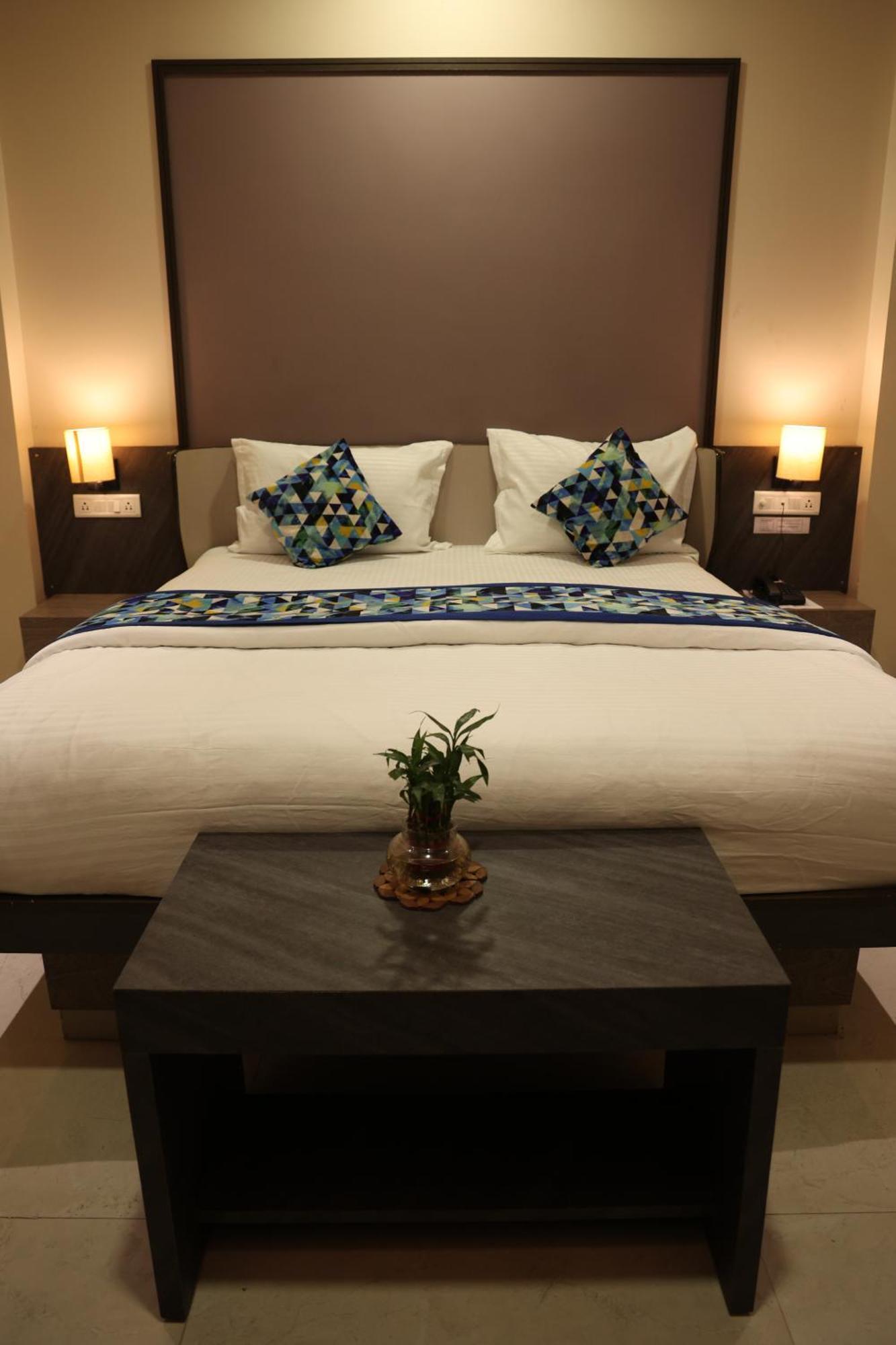 Hotel Pinaka Inn Lucknow Ngoại thất bức ảnh