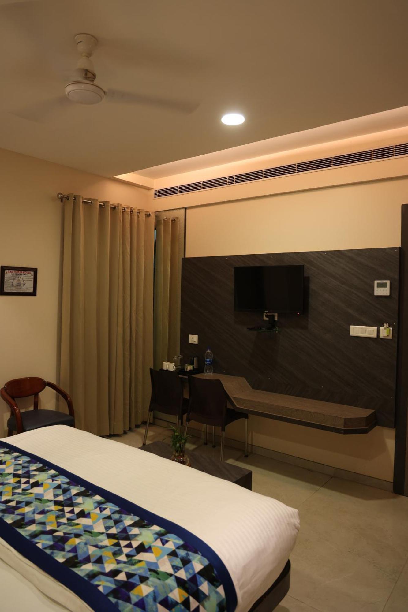 Hotel Pinaka Inn Lucknow Ngoại thất bức ảnh