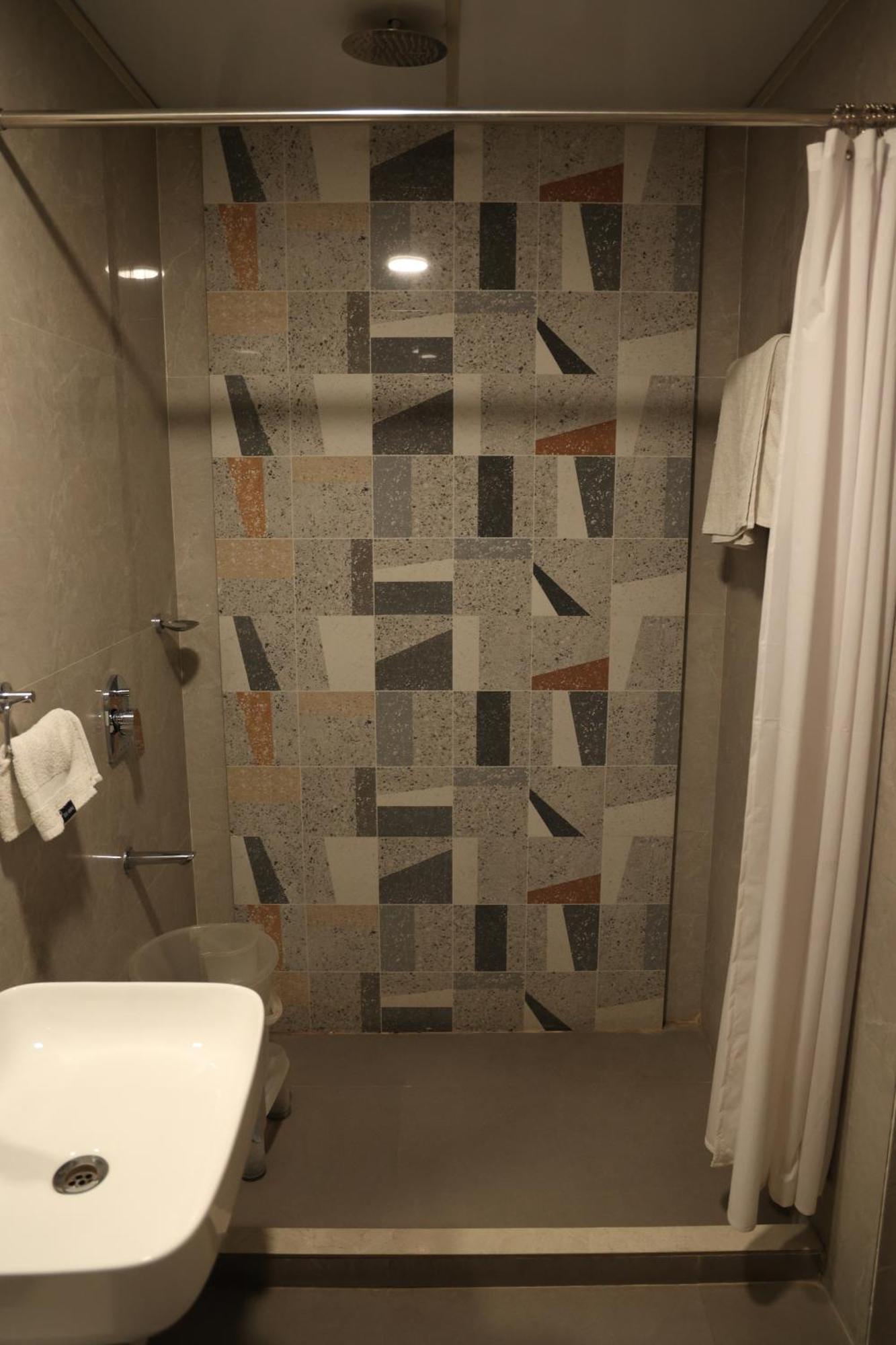Hotel Pinaka Inn Lucknow Ngoại thất bức ảnh